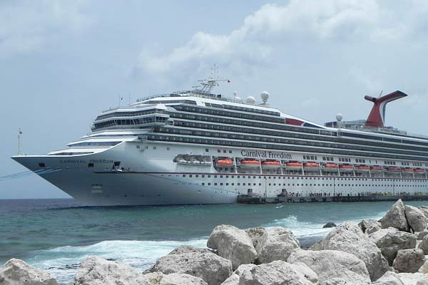 cruise-ship-curacao